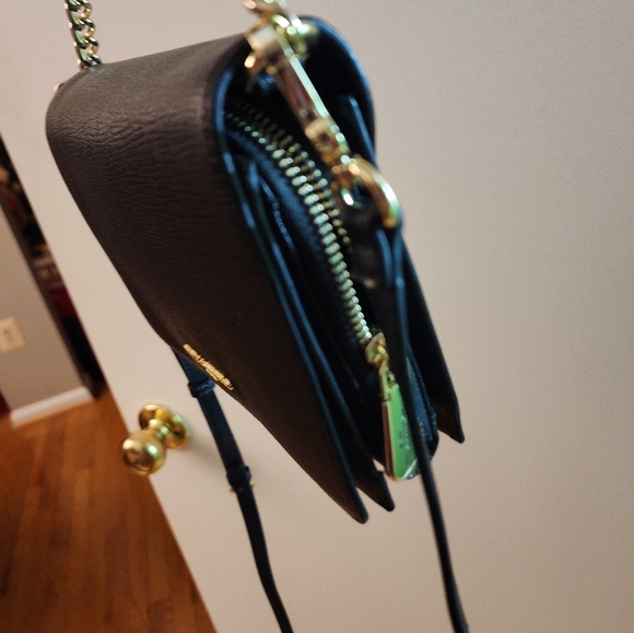 Karl Lagerfeld Paris Lourdes Mini Crossbody Wallet - Picture 4 of 13